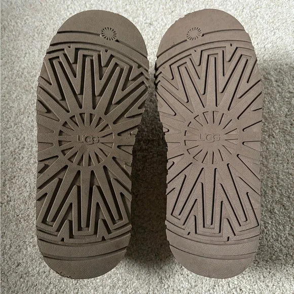 UGG Tazz Platform Slipper - Size 8 - Picture 5 of 9